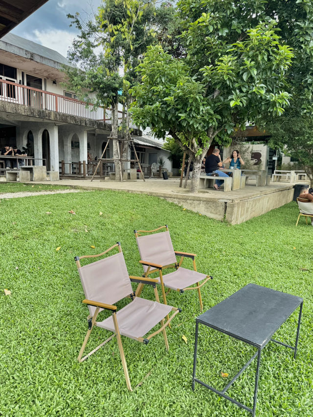 คาเฟ่ริมแม่น้ำปิงเชียงใหม่ ไวบ์ดีมาก🏠🏞️