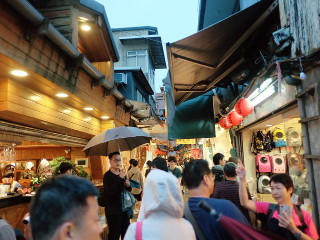 Strolling Through Jiufen Market