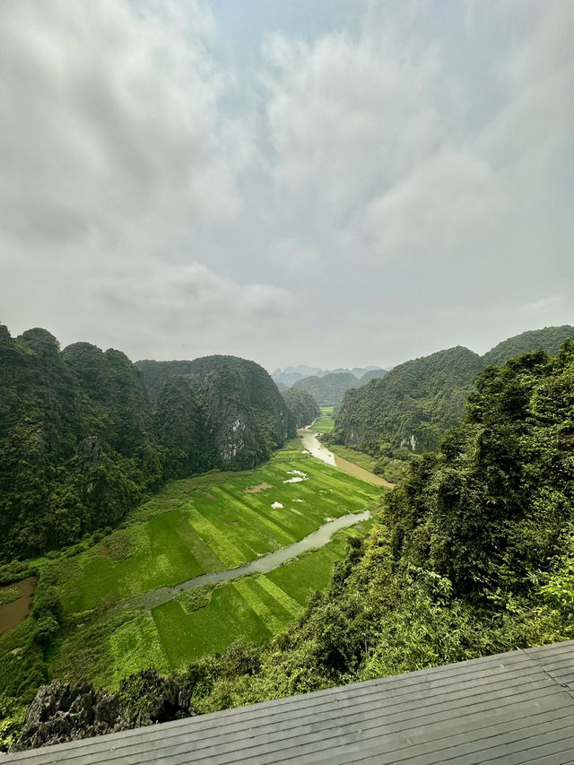 Where Dragons Rest and Dreams Begin: Hang Múa’s Hidden Viewpoint
