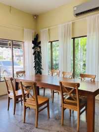 คาเฟ่สไตล์มินิมอล SUNNY RISE UP CAFE