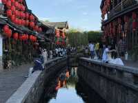【中国・麗江 四方街】麗江古城の中心で文化と音楽に酔いしれる