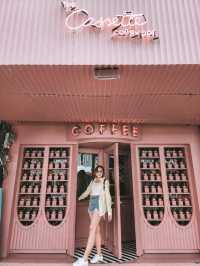 Retro Sips & Pink Vibes at Cassette Coffee Bar 💖☕️