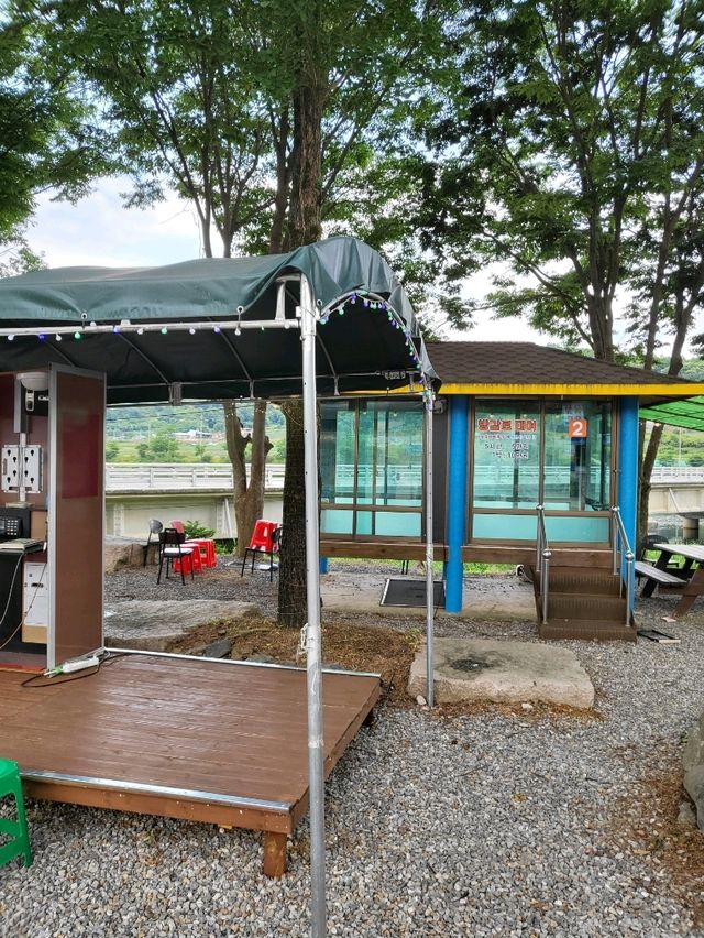 센스있는 솥뚜껑닭볶음탕이 있는 괴산만집