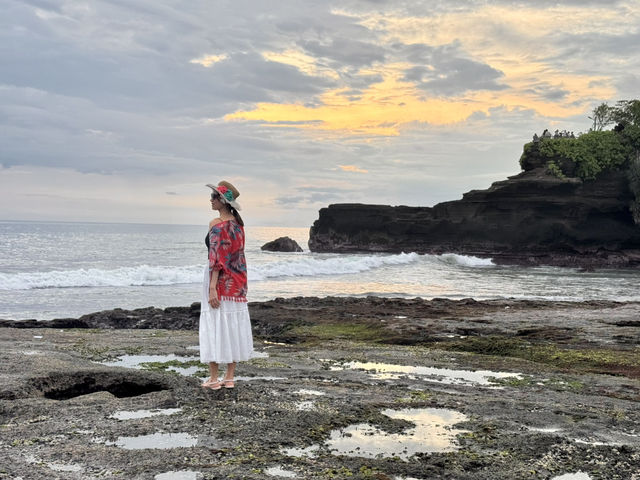 “Caught the Golden Hour at Tanah Lot Temple 💛🏜️”