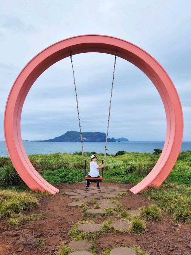 제주 바다로 뻗어나온 💙섭지코지