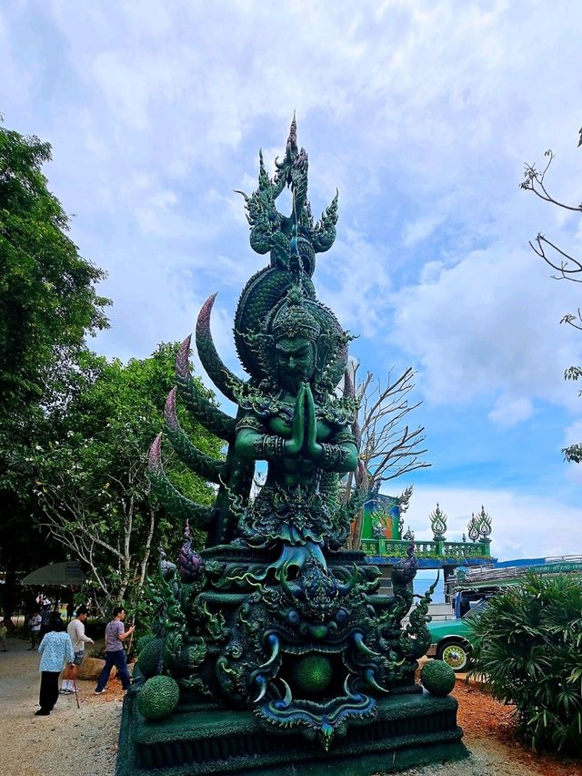 สำนักสงฆ์เขาพระครู วัดอยู่บนยอดเขาศรีราชา ชลบุรี