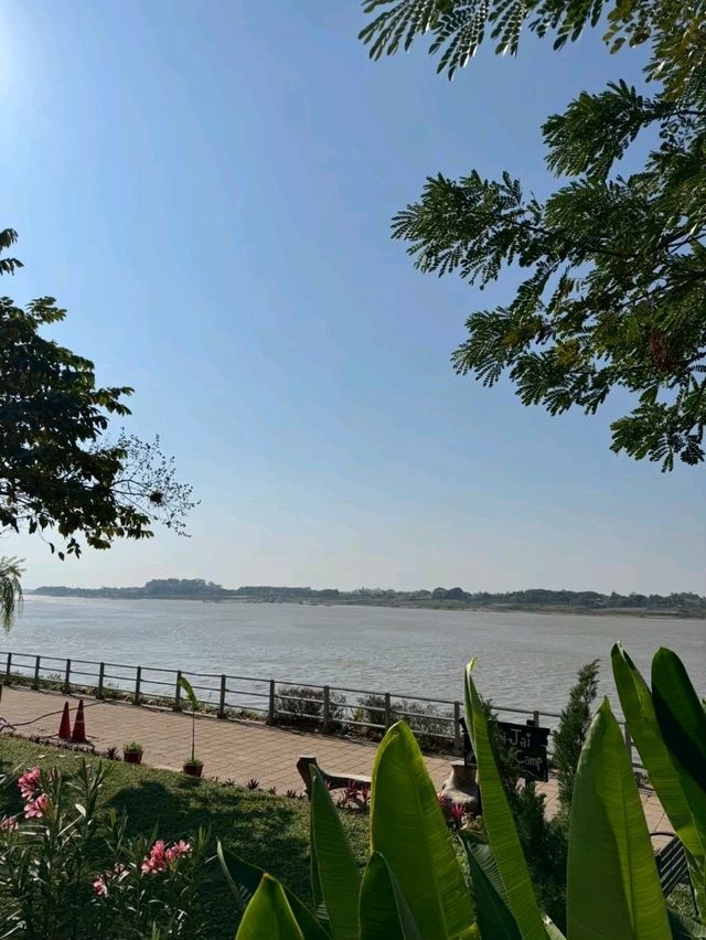 คาเฟ่บรรยากาศดี ริมโขงหนองคาย
