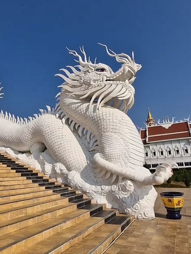 วัดห้วยปลากั้ง งดงามเหนือจินตนาการ เมืองเชียงราย