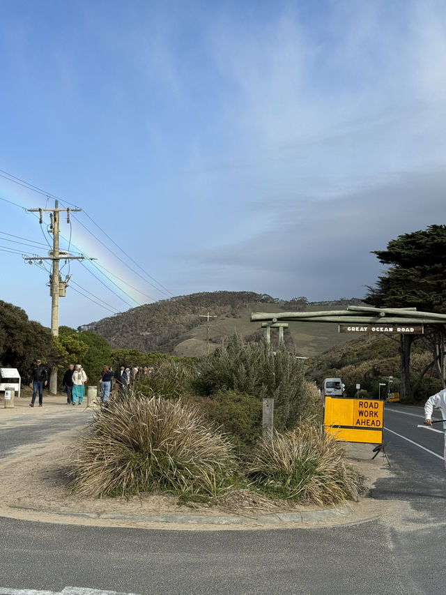 Ticked off one of Melbourne’s must-do experiences — the Great Ocean Road day tour! 🌊🚐 