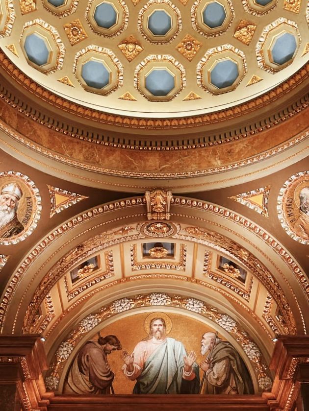 ⛪【聖伊什特萬聖殿全攻略】布達佩斯天際線的璀璨王冠｜新古典建築奇觀 × 登頂全景 × 音樂盛宴