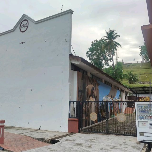 St. Paul's Hill (Bukit St. Paul)