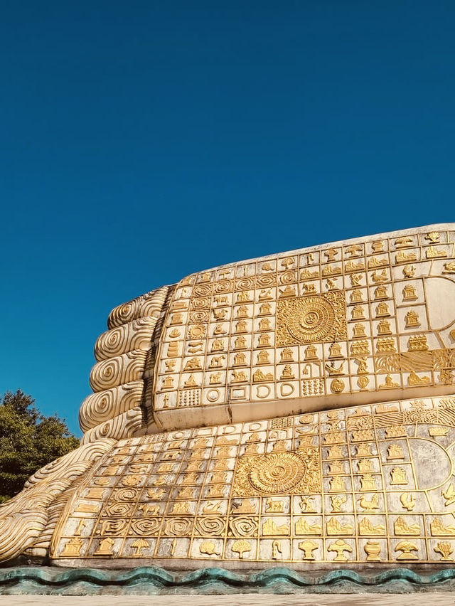Kyaik Pun Pagoda: Where Four Golden Buddhas Meet Under the Myanmar Sky