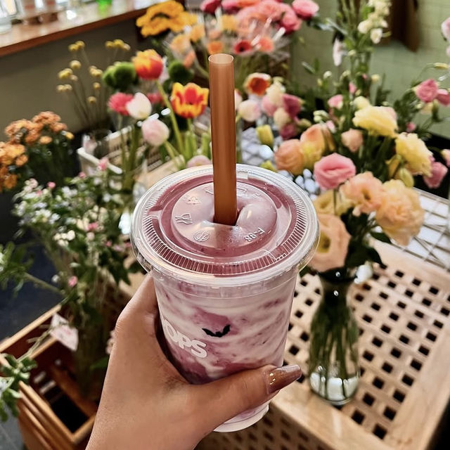 Woops คาเฟ่สาทร