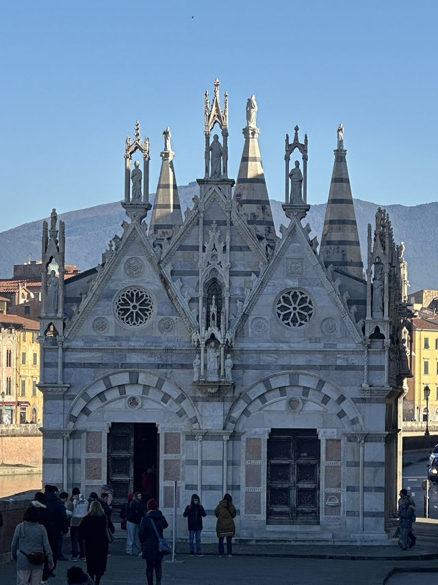 Pisa: Where Gravity Took A Vacation