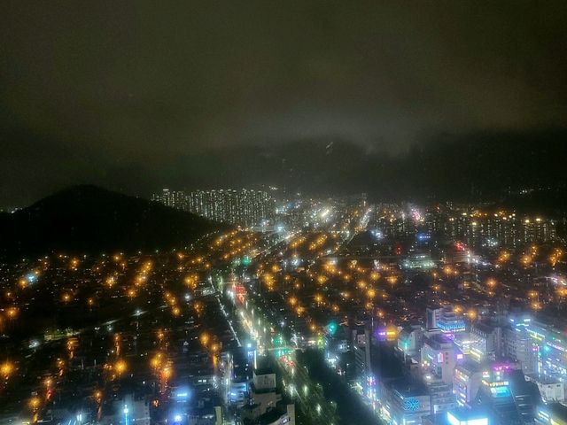 그랜드 머큐어 앰배서더 창원 블랙 & 화이트 디럭스 (더블 베드 룸)
