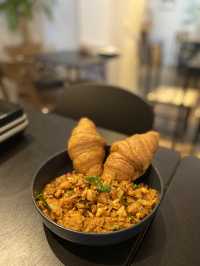 Delicious crab curry croissant in town