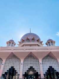 💖 Malaysia’s Pink Mosque — A Dreamy Fairytale Spot You Can’t Miss! 🏰✨