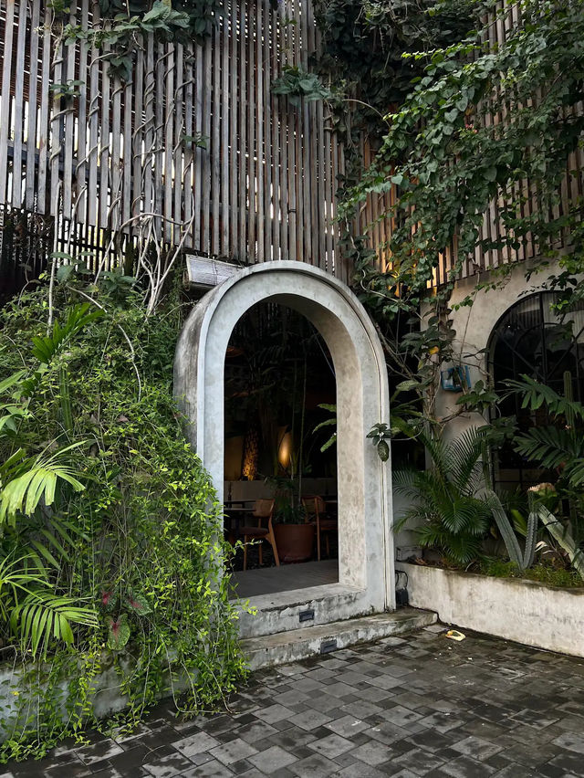 The Jardin Café: Seminyak’s Hidden Garden of Flavor