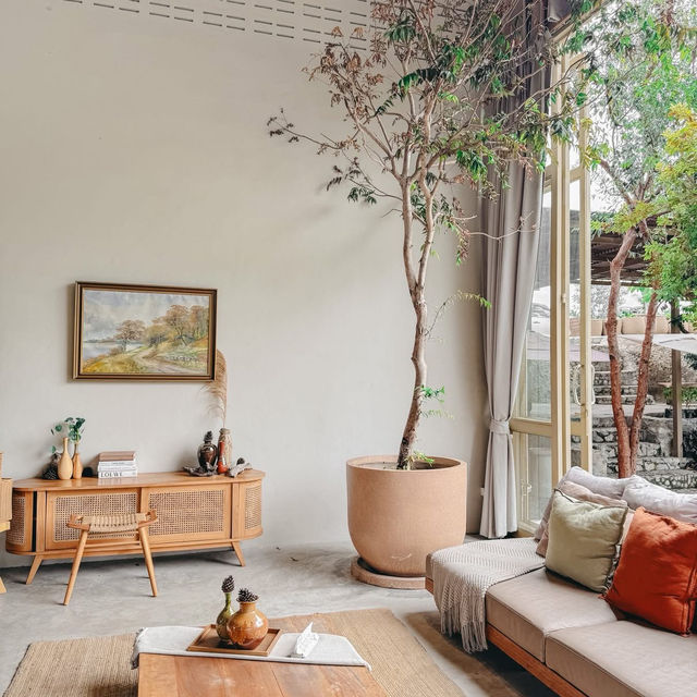 🌿☕️ Serene House Cafe ชลบุรี — โอเอซิสใจกลางเมือง