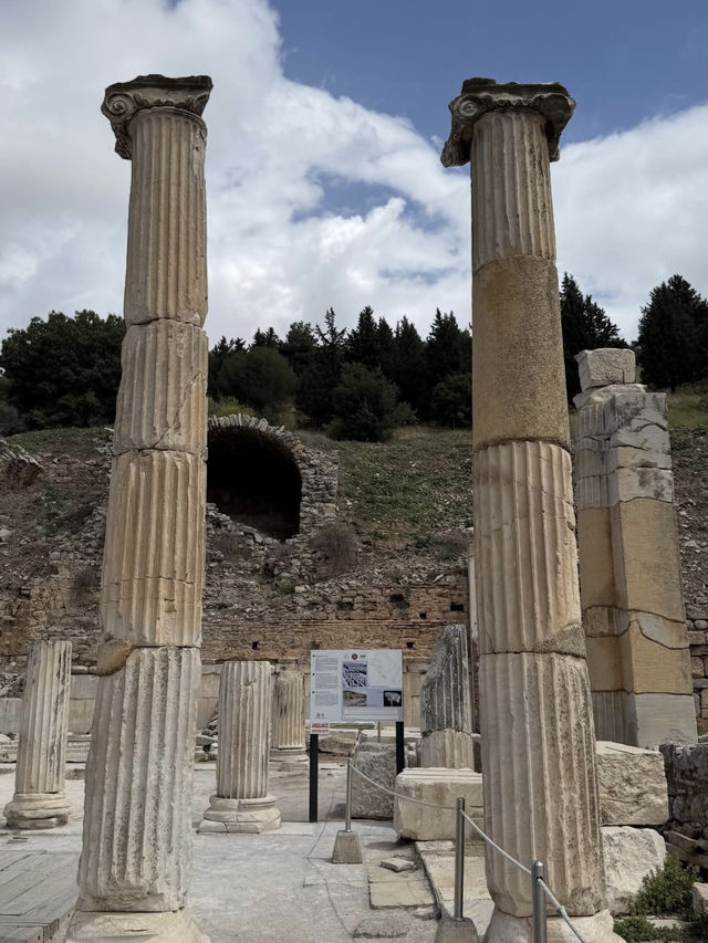 古代ローマの息吹を感じる、エフェソス遺跡で時を旅する