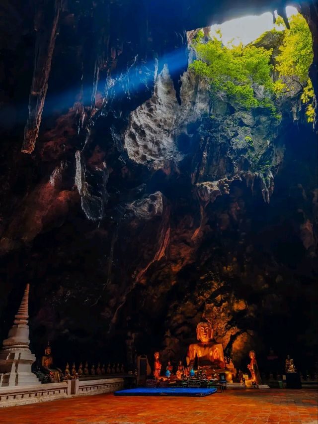 ถ้ำเขาหลวง เพชรบุรี