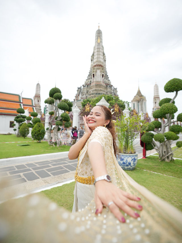 Admiring the intricate details of Wat Arun 🛕