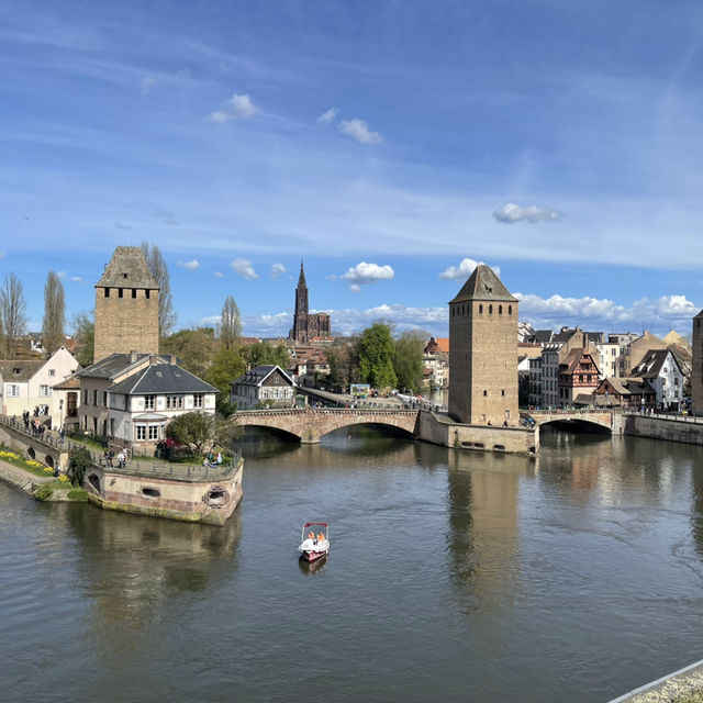 Strasbourg  เมืองสายน้ำสุดคลาสสิคแห่งฝรั่งเศส