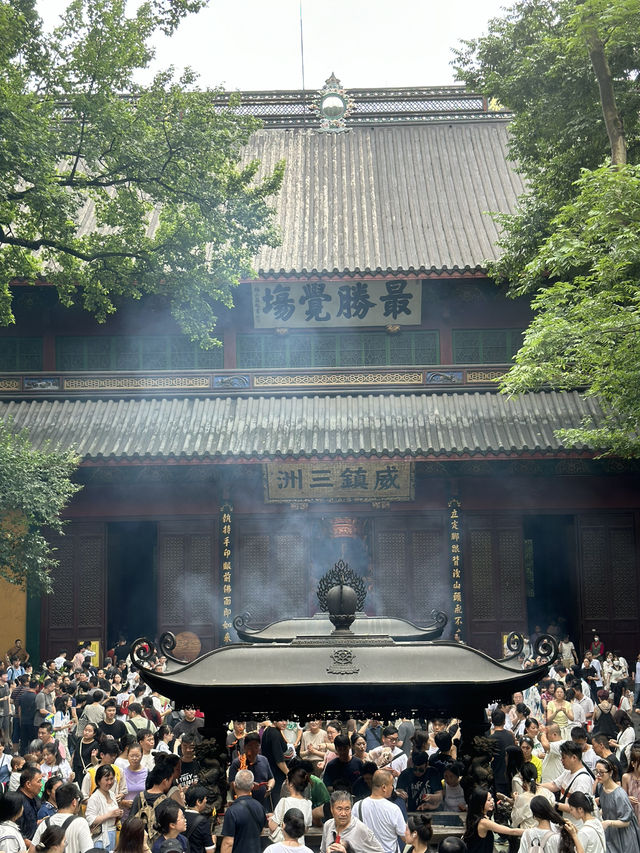 Hangzhou’s Soul’s Retreat: Where Buddhas Dance In Limestone Cliffs