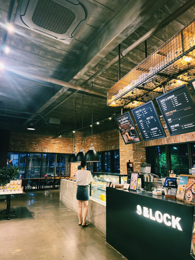 오산 감성카페 나인블럭, 넓고 여유로운 힐링 공간 ☕🌿