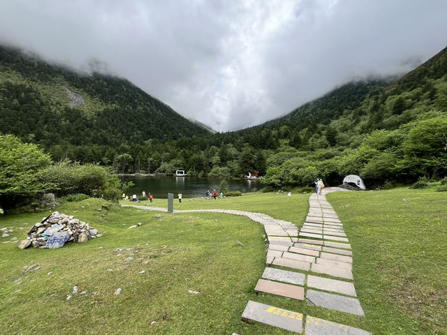 🌈 Hidden Gem of Kangding — 七色海 Seven-Color Lake