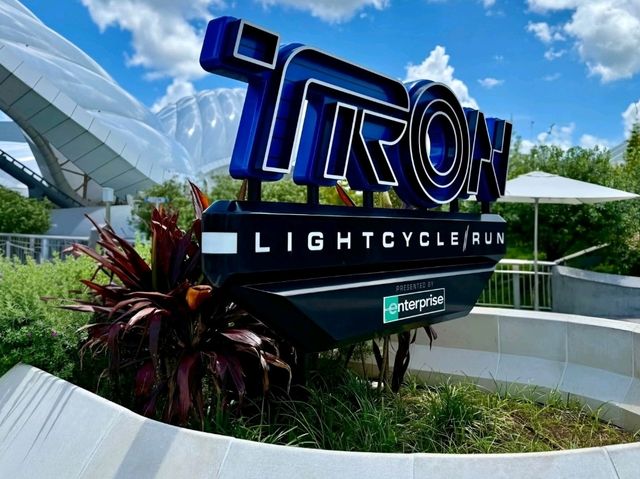 Ride in lightspeed and in style with Tron : Shanghai Disneyland