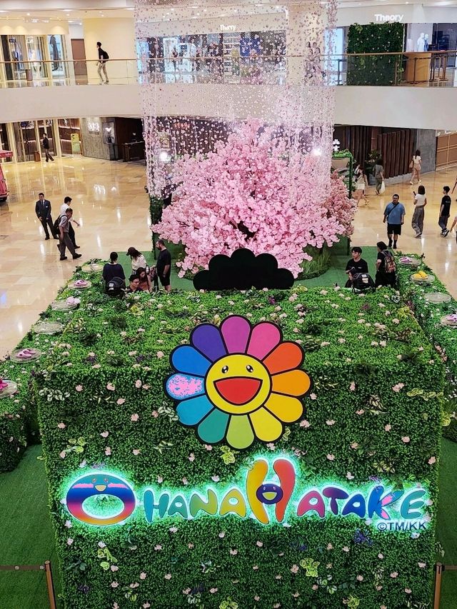大雨後的金鐘和村上隆的太陽花
