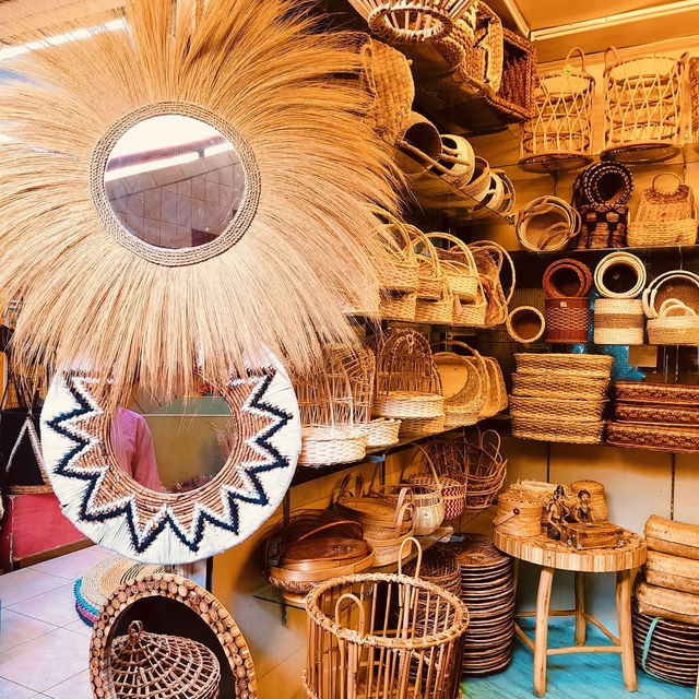 🛍️ Beringharjo Market: Yogyakarta’s Cultural & Shopping Paradise – Solo Traveler’s Guide 🛍️ Beringharjo Market: Yogyakarta’s Cultural & Shopping Paradise – Solo Traveler’s Guide