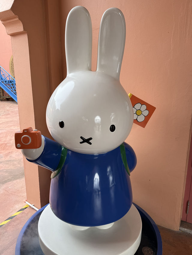 Miffy's Voyage Café Camel Republic