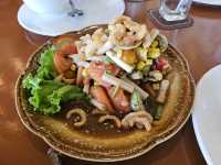 Jomhom Cafe & Music 