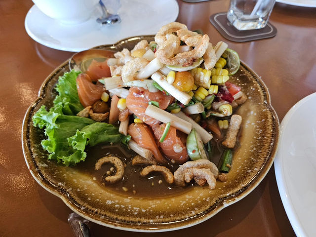 Jomhom Cafe & Music 
