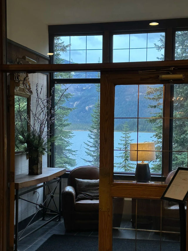 Emerald Lake Lodge – A Timeless Alpine Escape