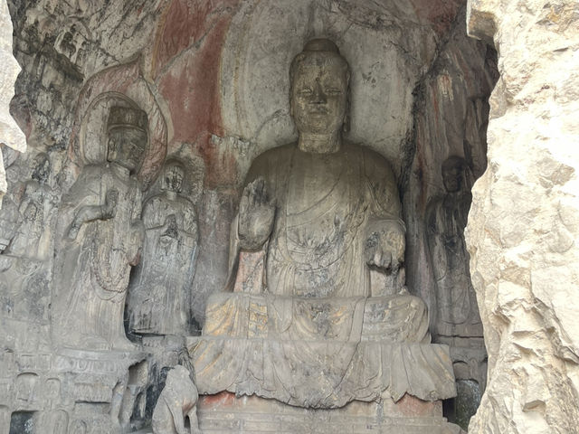 🪨 Longmen Grottoes — Easy Day Trip for International Travelers