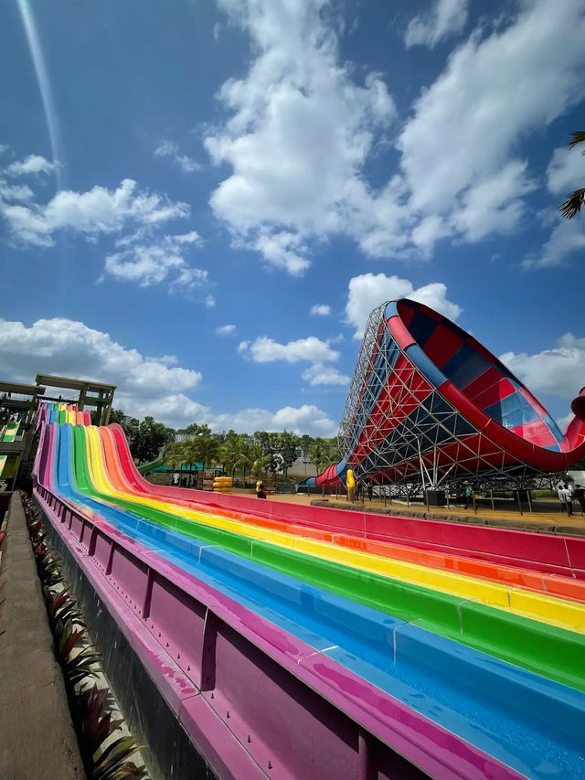 Bangi Wonderland: Malaysia’s Hidden Water Park Gem 💦🌴