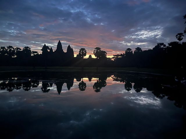 Incridible bike trip around Angkor Wat