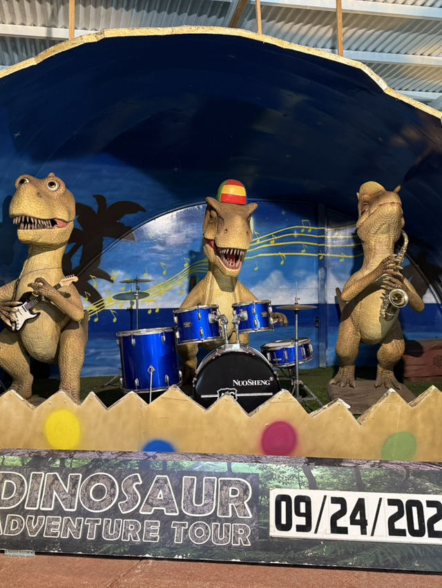【沖縄🇯🇵】ナゴパイナップルパーク🍍💛🦖