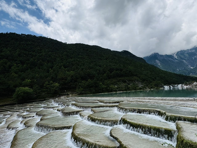 《藍月谷｜一場在人間仙境裡放慢呼吸的旅行》