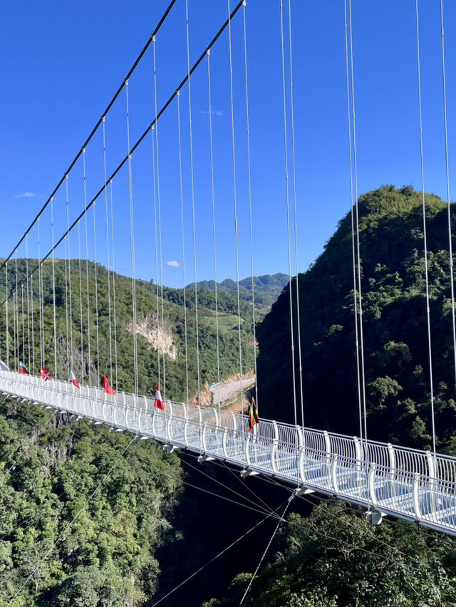  longest glass-bottom bridge in the world - Moc Chau 🇻🇳