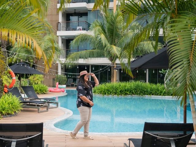 ที่พักบนเนินเขามองวิวหาดป่าตองได้เต็มตา เงียบสงบ