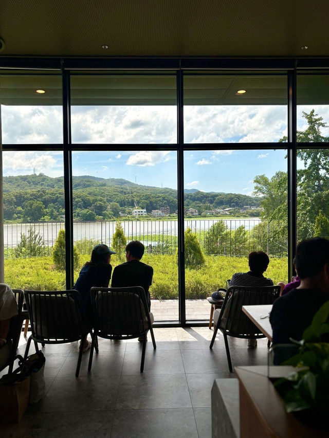 ๋ทฐ ๋ง์ง ํ
๋ผ์ค ์นดํ - ์คํ๋ฒ
์ค ํ์ฑ ๋ณดํต์ ์์ง์ ๋ทฐ ๋ง์ง ํ
๋ผ์ค ์นดํ - ์คํ๋ฒ
์ค ํ์ฑ ๋ณดํต์ ์์ง์ 