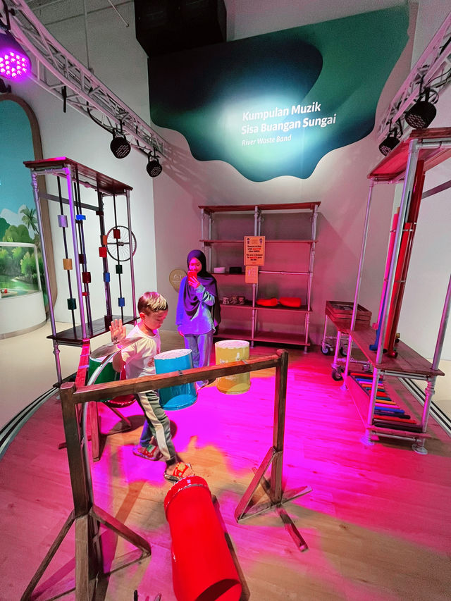 “Children’s Discovery Gallery: Fun Learning at Borneo Cultures Museum” “Children’s Discovery Gallery: Fun Learning at Borneo Cultures Museum”