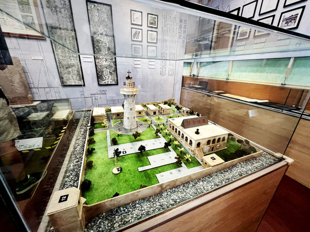 Festive Coastal Adventure at Eluanbi Lighthouse