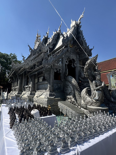 タイ・チェンマイ】銀に輝く神秘の寺院 ワット・シースパン
