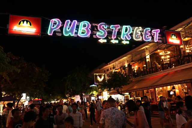 🍻🌴 Pub Street: Siem Reap's Best Night Spot