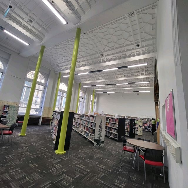 💮國家二級保護建築💮~Leeds Central Library📚